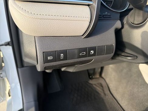 Certified 2018 Toyota Camry XLE image 11