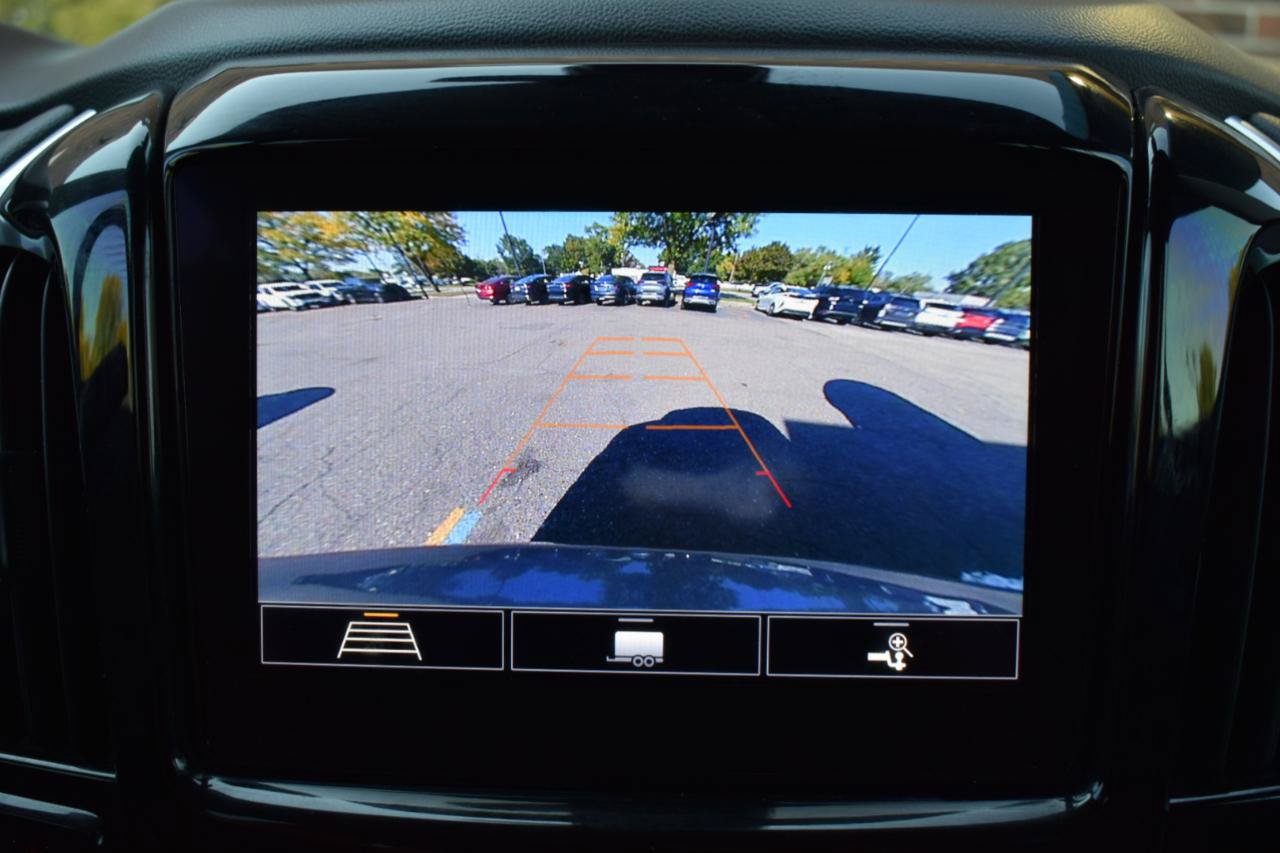 Used 2020 Chevrolet Traverse LT FWD image 28