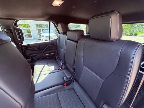 Used 2025 Toyota 4Runner TRD Off-Road Premium AWD/4WD image 14
