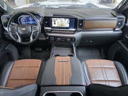 Used 2025 Chevrolet Silverado 2500 High Country w/ Technology Package AWD/4WD image 11