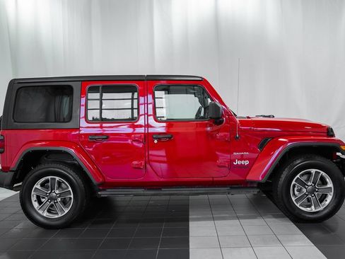 Used 2022 Jeep Wrangler Unlimited Sahara w/ Cold Weather Group AWD/4WD image 3