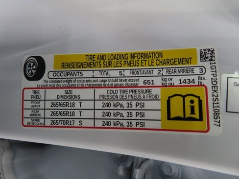 Used 2025 GMC Canyon AT4 w/ Technology Plus Package image 59