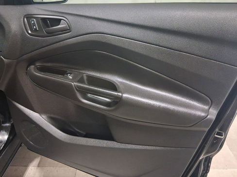 Used 2016 Ford Escape S FWD image 18