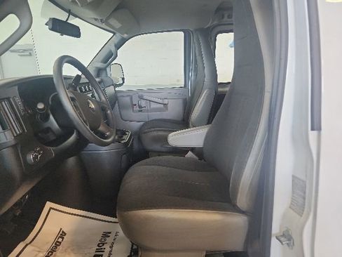 Used 2020 Chevrolet Express 2500 w/ Driver Convenience Package RWD image 17