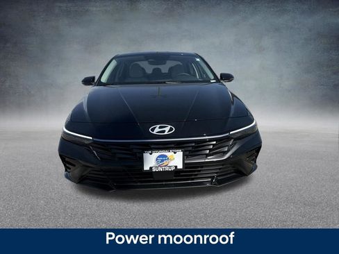 New 2025 Hyundai Elantra Limited image 8