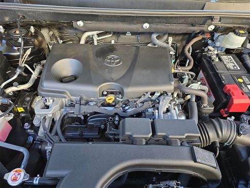 Used 2021 Toyota RAV4 XLE Premium image 29