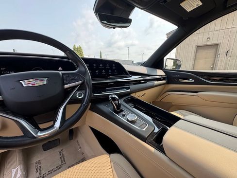 Used 2021 Cadillac Escalade Premium Luxury w/ Driver Assist Tech Package AWD/4WD image 21