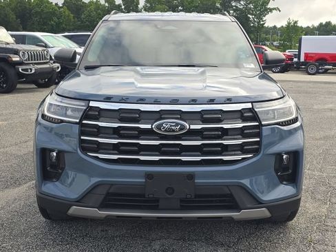 Used 2025 Ford Explorer Active w/ Active Comfort Package RWD image 8