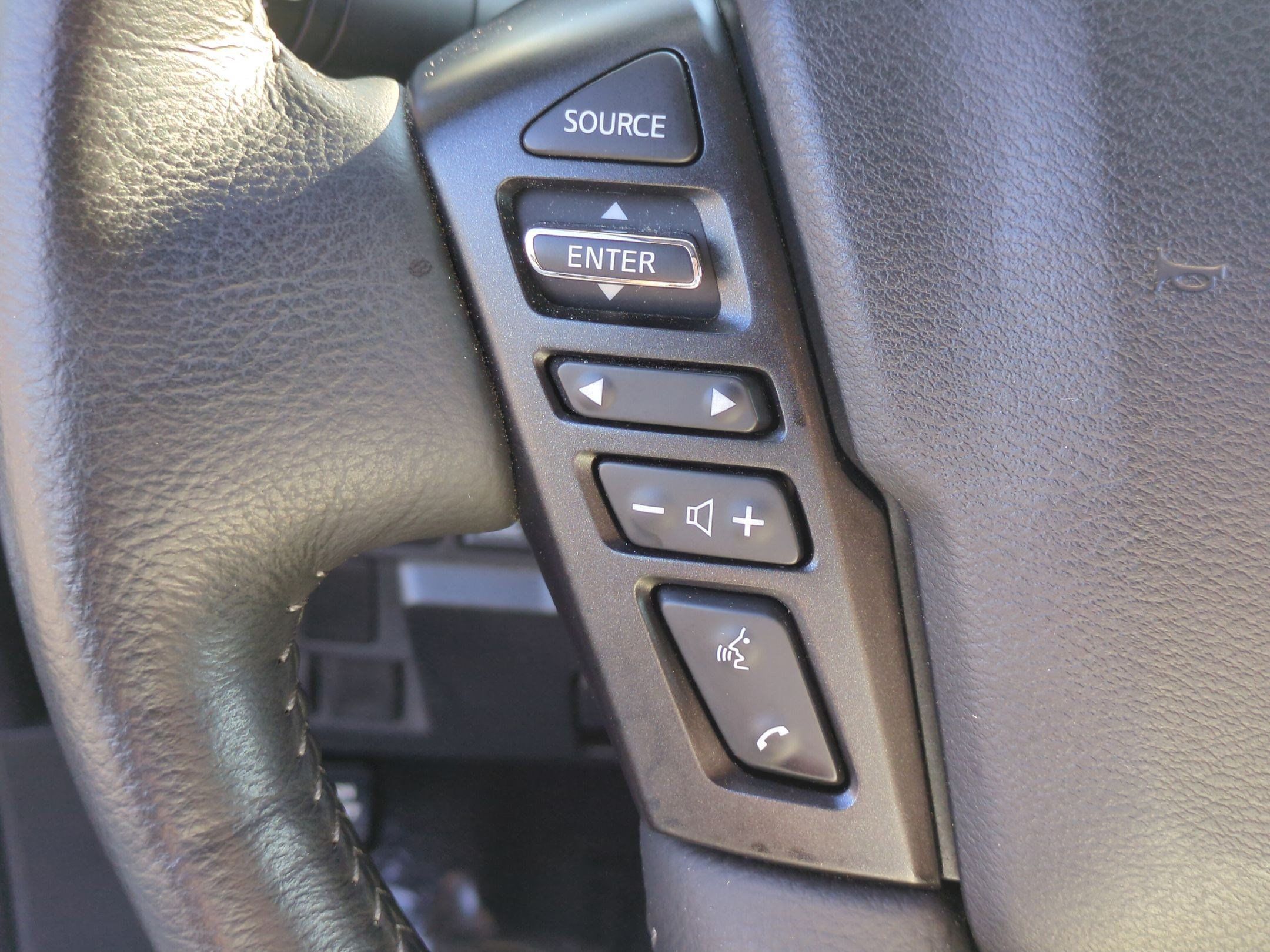 Certified 2025 Nissan Frontier SV w/ SV Convenience Package RWD image 16