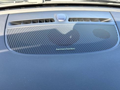 New 2026 Volvo XC40 B5 Ultra image 10