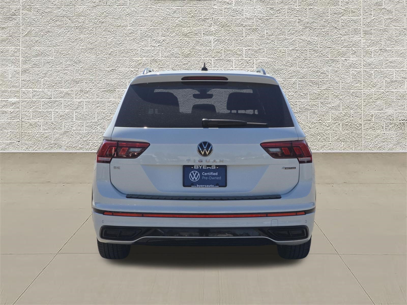 Certified 2022 Volkswagen Tiguan SE R-Line AWD/4WD image 6