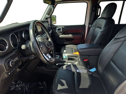 Used 2022 Jeep Wrangler Unlimited Sahara AWD/4WD image 9