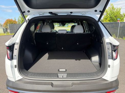 Used 2025 Hyundai Tucson Limited AWD/4WD image 23