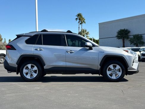 Used 2019 Toyota RAV4 XLE w/ Carpet Mat Package image 2