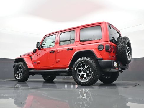 Used 2025 Jeep Wrangler Unlimited Sahara AWD/4WD image 28