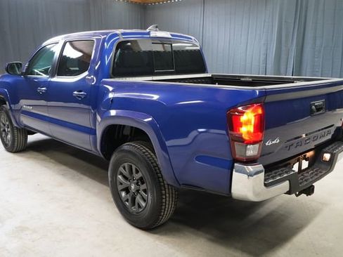 Used 2022 Toyota Tacoma SR5 AWD/4WD image 5