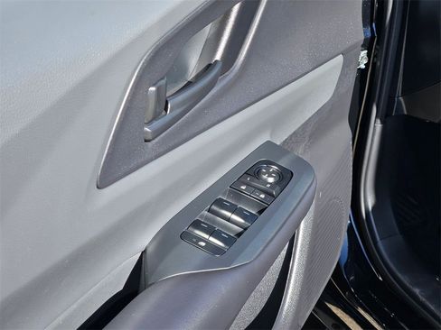 Used 2025 Toyota Prius LE image 14