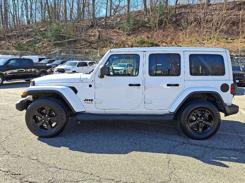 Certified 2021 Jeep Wrangler Unlimited Sahara AWD/4WD image 4