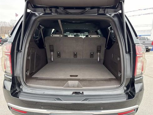 Used 2021 Chevrolet Suburban LT image 6