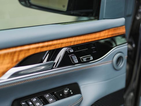 Used 2022 Jeep Grand Wagoneer Series II w/ Flexible Seating Group image 76