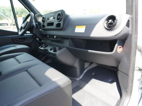 Used 2024 Mercedes-Benz Sprinter 4500 image 12