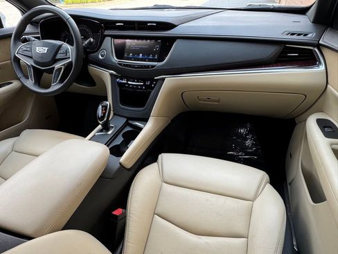 Used 2018 Cadillac XT5 Premium Luxury FWD image 22