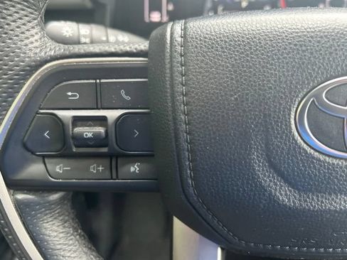 Used 2024 Toyota Tacoma SR5 AWD/4WD image 16