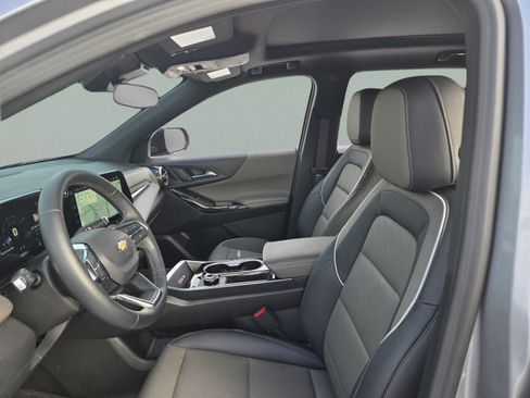 Used 2026 Chevrolet Equinox LT w/ Convenience Package II FWD image 14