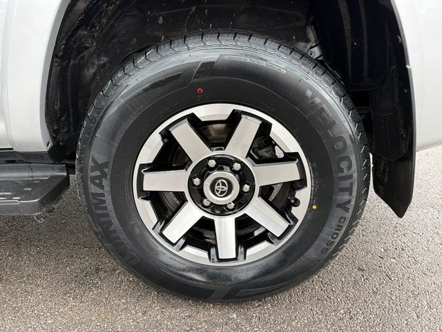 Used 2022 Toyota 4Runner TRD Off-Road Premium AWD/4WD image 31