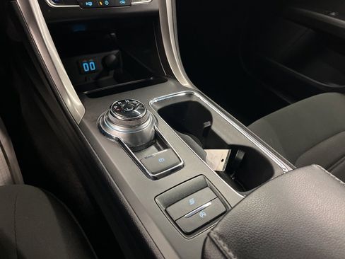 Used 2020 Ford Fusion SE image 28