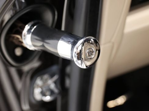 Used 2015 Rolls-Royce Wraith RWD image 29