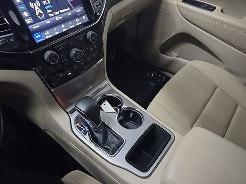 Used 2022 Jeep Grand Cherokee Laredo E image 27