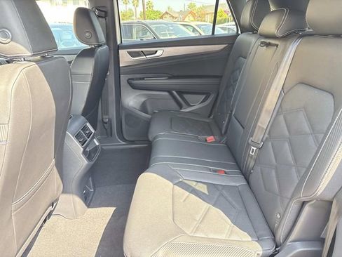 New 2026 Volkswagen Atlas Cross Sport SE image 13