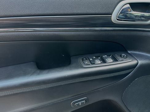 Certified 2021 Jeep Grand Cherokee Limited w/ Luxury Group II image 11