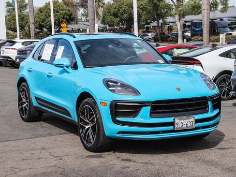Used 2022 Porsche Macan Base image 3