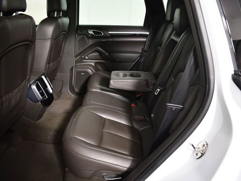 Used 2017 Porsche Cayenne Platinum Edition image 20