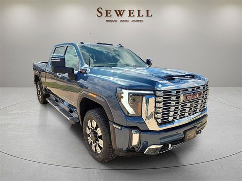 New 2026 GMC Sierra 2500 Denali w/ Denali Reserve Package image 7