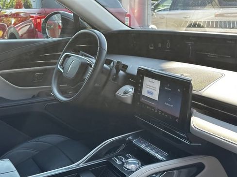 Certified 2024 Lincoln Nautilus Premier AWD/4WD image 32