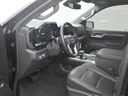 Used 2024 GMC Sierra 1500 SLT w/ SLT Premium Plus Package RWD image 10