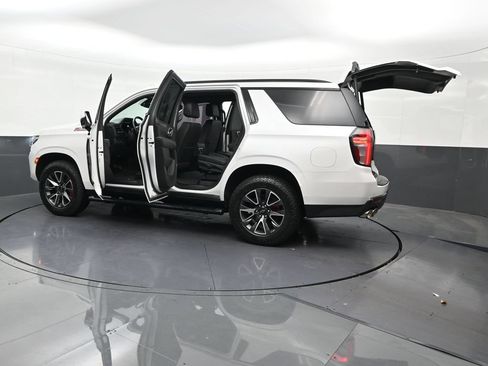 Used 2022 Chevrolet Tahoe Z71 w/ Z71 Off-Road Package AWD/4WD image 34