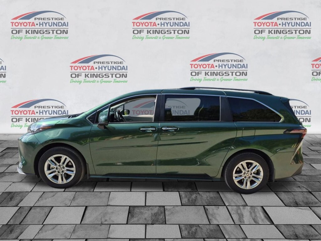 Used 2024 Toyota Sienna XLE w/ XLE Plus Package AWD/4WD image 6