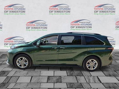 Used 2024 Toyota Sienna XLE w/ XLE Plus Package AWD/4WD image 6