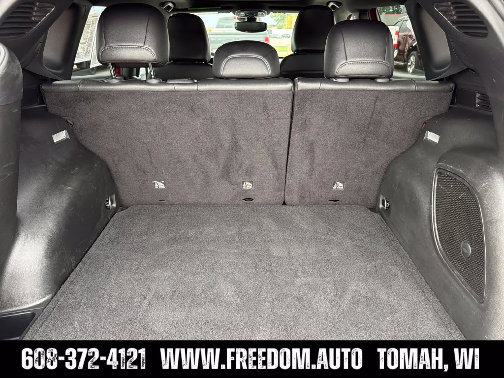 Used 2025 Jeep Compass Latitude w/ Sun & Sound Group AWD/4WD image 28