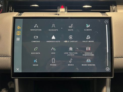 New 2025 Land Rover Discovery Sport Dynamic SE image 22