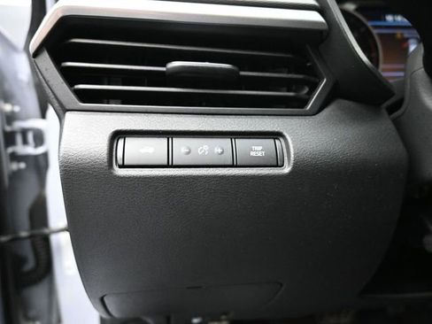 Used 2025 Nissan Altima 2.5 SR image 14