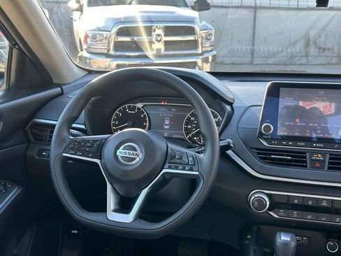 Used 2020 Nissan Altima 2.5 S AWD/4WD image 16