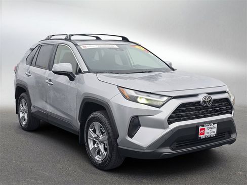 Used 2025 Toyota RAV4 XLE w/ Convenience Package image 14