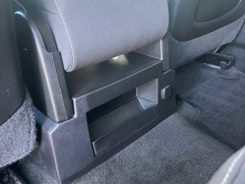 Used 2015 GMC Yukon SLE w/ Convenience Package image 19