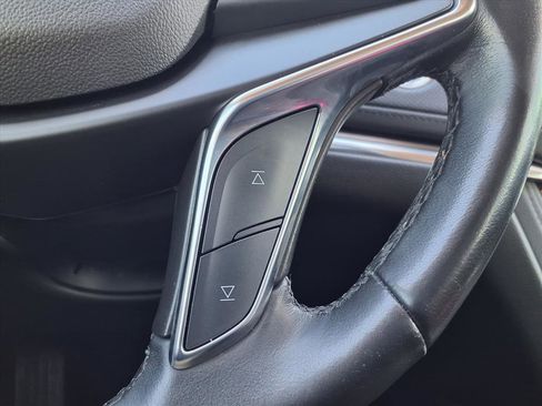 Used 2019 Cadillac XT5 Premium Luxury w/ Driver Assist Package image 18