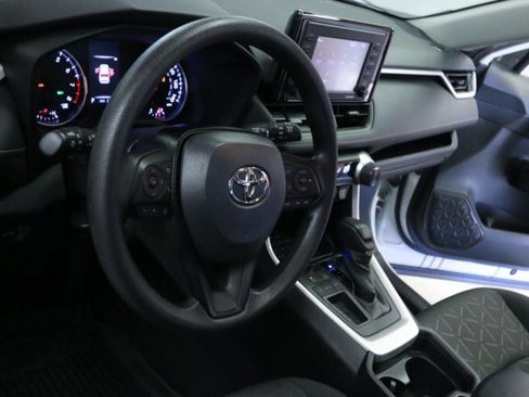 Used 2021 Toyota RAV4 XLE w/ Convenience Package FWD image 14